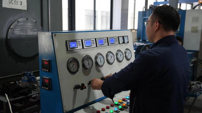 In Stock Sauer Danfoss MMF Series MMF044 MMF044DAFGABNNN Hydraulic Piston Pump For Road Roller 10